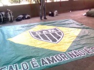 Trapo - Bandeira - Faixa - Telón - "Mov 105 - Brasil" Trapo de la Barra: Movimento 105 Minutos • Club: Atlético Mineiro • País: Brasil