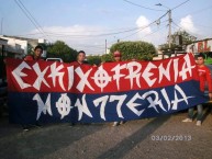 Trapo - Bandeira - Faixa - Telón - "Exkixofrenia mon77eria" Trapo de la Barra: Rexixtenxia Norte • Club: Independiente Medellín