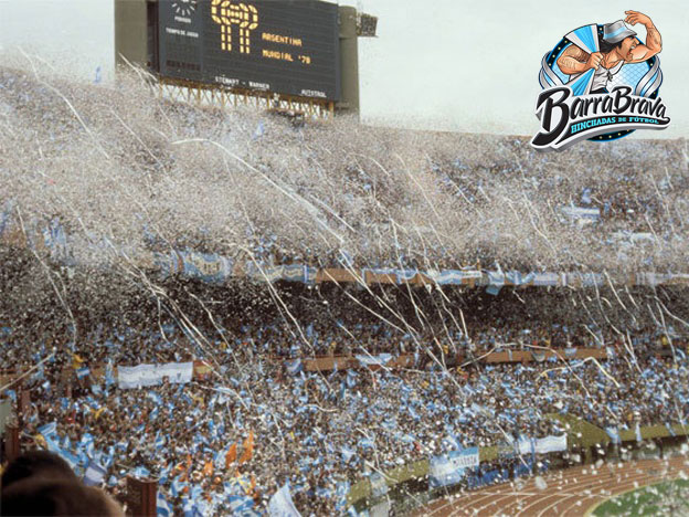 Hinchada Argentina con papelitos en la copa do mundo de fútbol 1978