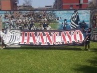 Foto: "Asociación Hvancayo Grone" Barra: Comando SVR • Club: Alianza Lima