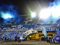 Foto: "La Real Familia De La Calavera" Barra: Comandos Azules • Club: Millonarios