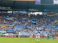 Foto: "En Manizales" Barra: Comandos Azules • Club: Millonarios • País: Colombia