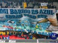 Foto: "Mi barrio es azul, abran paso que millos va a salir" Barra: Comandos Azules &bull; Club: Millonarios &bull; País: Colombia