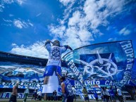 Foto: "La Banda Azzurra" Barra: Comandos Azules &bull; Club: Millonarios &bull; País: Colombia