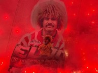 Foto: "Homenaje de la hinchada de Junior a el historico Valderrama" Barra: Frente Rojiblanco Sur &bull; Club: Junior de Barranquilla &bull; País: Colombia