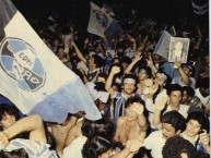 Foto: "Festa de Campeão do Mundo em 1983" Barra: Geral do Grêmio • Club: Grêmio