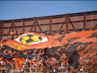 Foto: "Estadio Zorros Del Desierto, Calama, 2024" Barra: Huracan Naranja • Club: Cobreloa • País: Chile