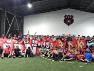 Foto: "Amistad entre la 12 y la banda del rojo" Barra: La 12 • Club: Alajuelense • País: Costa Rica