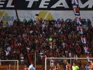 Foto: "La 12 en Heredia en el antiguo Rosabal" Barra: La 12 • Club: Alajuelense • País: Costa Rica