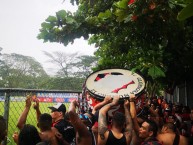 Foto: "Bombo Gigante De La 12 En El Estadio De Jicaral" Barra: La 12 • Club: Alajuelense • País: Costa Rica