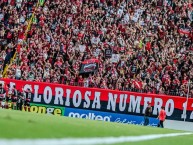 Foto: Barra: La 12 &bull; Club: Alajuelense &bull; País: Costa Rica