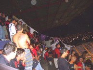 Foto: "la 12 burlandose de la ultra de visitante en el año 2005" Barra: La 12 &bull; Club: Alajuelense &bull; País: Costa Rica