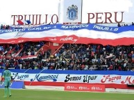 Foto: Barra: La 12 Tricolor • Club: C.A. Mannucci