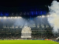 Foto: "Niños, Jóvenes, Viejos y los del cielo venimos a alentar a Monterrey" Barra: La Adicción &bull; Club: Monterrey &bull; País: México