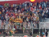 Foto: "en el porvenir, año 2004" Barra: La Banda de Varela &bull; Club: Defensa y Justicia