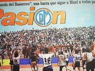 Foto: Barra: La Banda del Basurero • Club: Deportivo Municipal • País: Peru