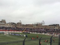 Foto: "Popular sur del estadio Ivan Elias Moreno" Barra: La Banda del Basurero • Club: Deportivo Municipal