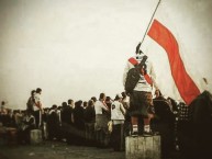 Foto: "pasión y tradición" Barra: La Banda del Basurero • Club: Deportivo Municipal