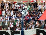 Foto: Barra: La Banda del Basurero • Club: Deportivo Municipal