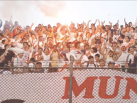 Foto: Barra: La Banda del Basurero &bull; Club: Deportivo Municipal