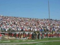 Foto: "La banda del basurero en el antiguo estadio olímpico de San Marcos" Barra: La Banda del Basurero • Club: Deportivo Municipal • País: Peru