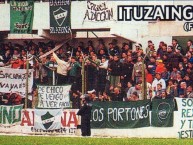 Foto: "contra fenix, promocion para No descender, año 2004" Barra: La Banda del León &bull; Club: Ituzaingó