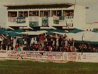 Foto: "contra merlo, año 2001" Barra: La Banda del León &bull; Club: Ituzaingó