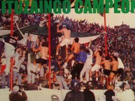 Foto: "en moron, campeon 2001" Barra: La Banda del León &bull; Club: Ituzaingó