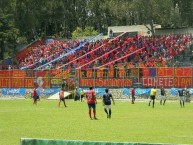 Foto: "Municipal local en ciudad universitaria" Barra: La Banda del Rojo &bull; Club: Municipal &bull; País: Guatemala