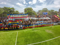Foto: Barra: La Banda del Tricolor &bull; Club: Colegiales &bull; País: Argentina