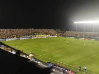 Foto: "En Sarandí 2022" Barra: La Banda Monstruo &bull; Club: Almirante Brown