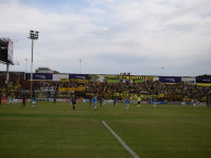 Foto: "En Platense (Cabecera)" Barra: La Banda Monstruo &bull; Club: Almirante Brown