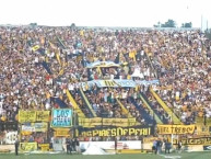 Foto: "En el Fragata" Barra: La Banda Monstruo &bull; Club: Almirante Brown