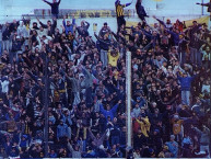 Foto: "En El Porvenir" Barra: La Banda Monstruo &bull; Club: Almirante Brown