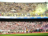 Foto: "En el Monumental 2011" Barra: La Banda Monstruo &bull; Club: Almirante Brown