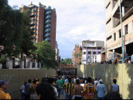 Foto: "Caminando a Morón" Barra: La Banda Monstruo &bull; Club: Almirante Brown