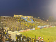 Foto: "En el Fragata" Barra: La Banda Monstruo &bull; Club: Almirante Brown