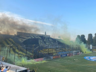 Foto: "En el Fragata Sarmiento" Barra: La Banda Monstruo &bull; Club: Almirante Brown