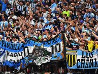 Foto: "En Qatar 2022" Barra: La Banda Monstruo &bull; Club: Almirante Brown