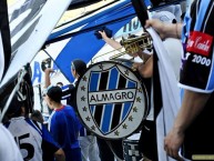Foto: Barra: La Banda Tricolor &bull; Club: Almagro &bull; País: Argentina