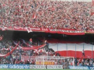 Foto: "La eterna barra vieja copando El Cilindro" Barra: La Barra del Rojo • Club: Independiente