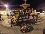 Foto: "Disturbio Svr Sucre en el día del Hincha Stronguista 2019" Barra: La Gloriosa Ultra Sur 34 &bull; Club: The Strongest &bull; País: Bolívia