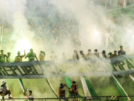 Foto: Barra: La Guardia Puyutana &bull; Club: Sportivo Desamparados &bull; País: Argentina
