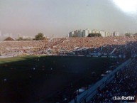 Foto: "Velez Campeón Apertura 1995 llevando 25 mil personas al viejo estadio de independiente" Barra: La Pandilla de Liniers • Club: Vélez Sarsfield