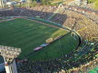 Foto: Barra: La Pesada del Puerto &bull; Club: Aldosivi &bull; País: Argentina