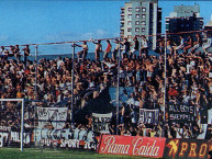 Foto: "en almagro, contra almirante, año 2004" Barra: La Peste Blanca &bull; Club: All Boys &bull; País: Argentina
