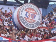 Foto: "Bombo gigante" Barra: La Ultra Fiel • Club: Club Deportivo Olimpia