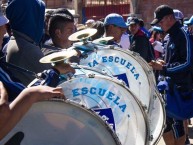 Foto: "La banda y murga presentes en Sucre" Barra: La Vieja Escuela • Club: Bolívar