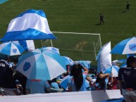 Foto: "Banderazo y paraguas para festejar el bicampeonato 2017" Barra: La Vieja Escuela • Club: Bolívar • País: Bolívia