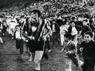 Foto: "Alberto Fouillioux e Hinchas Acereros" Barra: Los Acereros &bull; Club: Huachipato